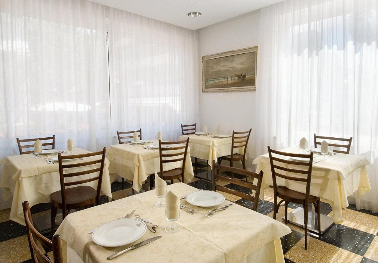 Hotel Belmar Cattolica Buitenkant foto